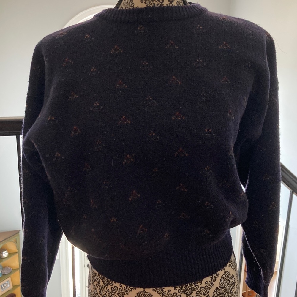 Vintage floral cropped sweater